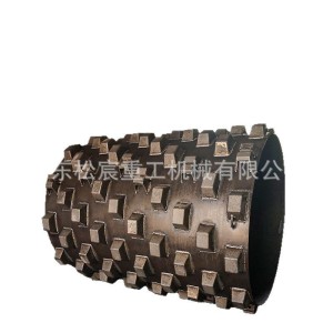 大型单钢轮压路机梯形凸块路面破碎砂砾压实铸钢件焊接实心羊角碾